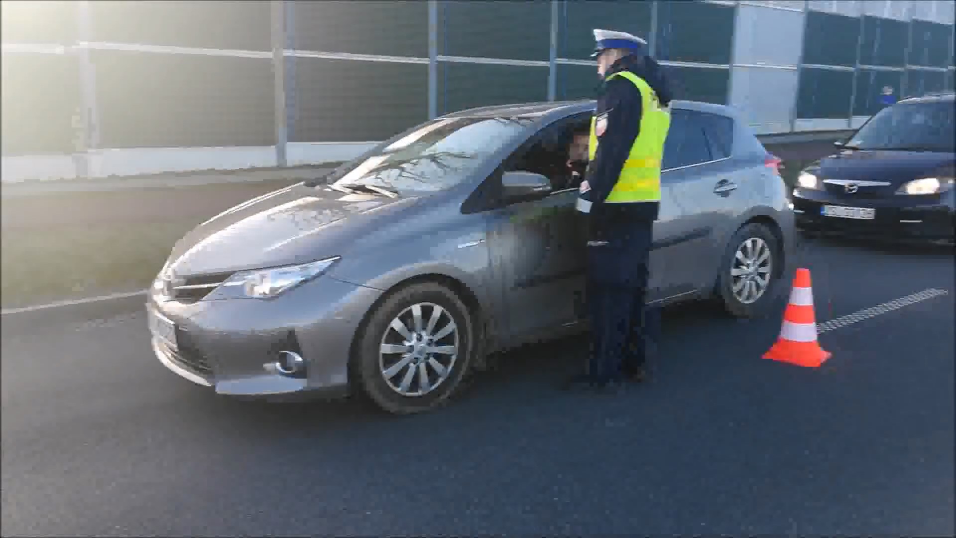 Policjanci Kontroluj Trze Wo Kierowc W Akcja Trze Wy Poranek W